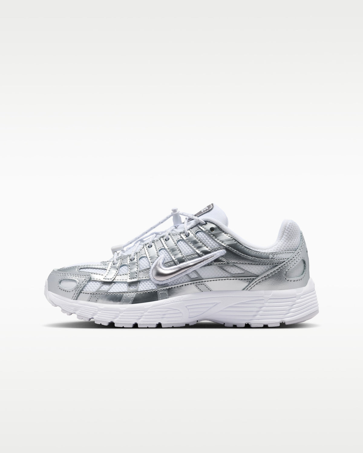 Nike P-6000 - Blanc/Argent Métallisé