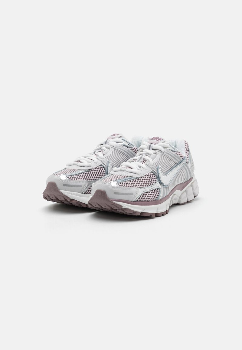 Nike Zoom Vomero 5 - Vast Grey/Metallic Silver/Platinum Violet