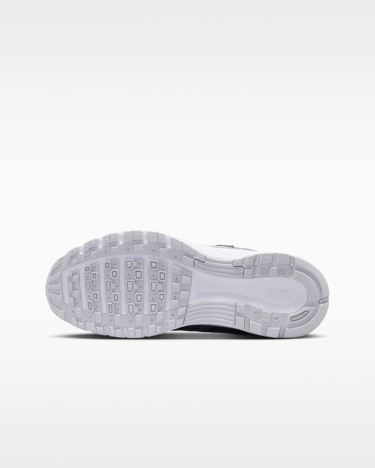 Nike P-6000 - Blanc/Argent Métallisé