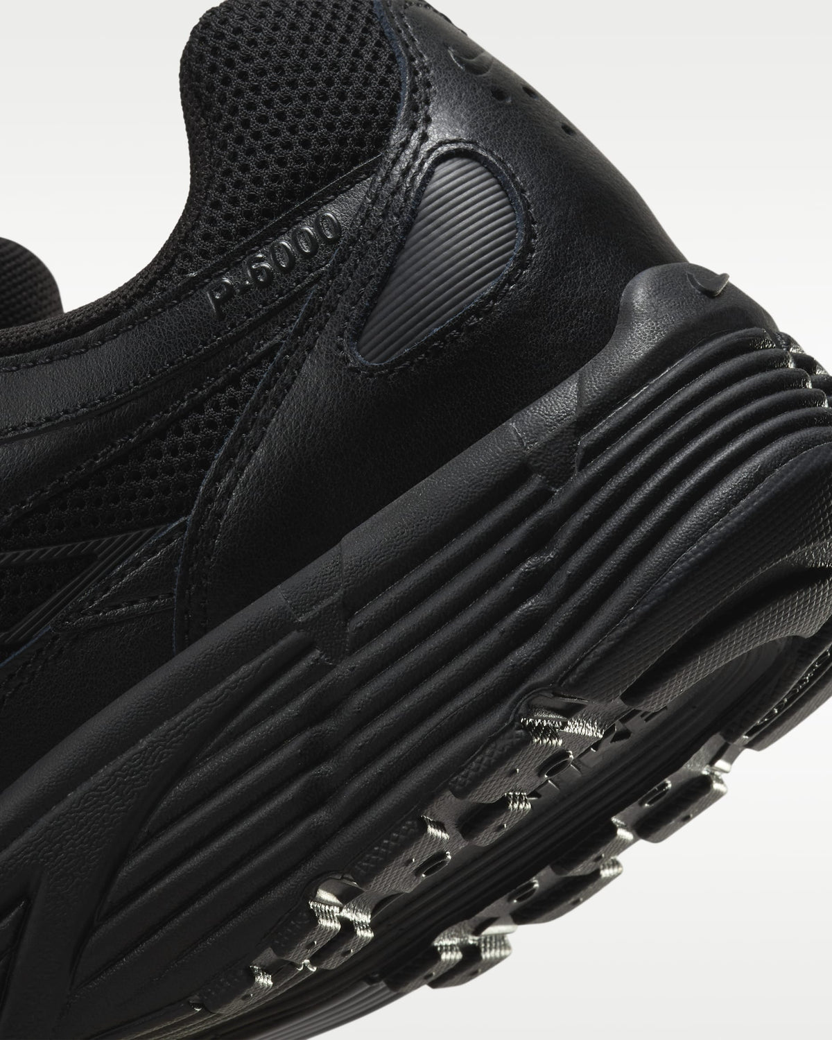 Nike P-6000 Noir