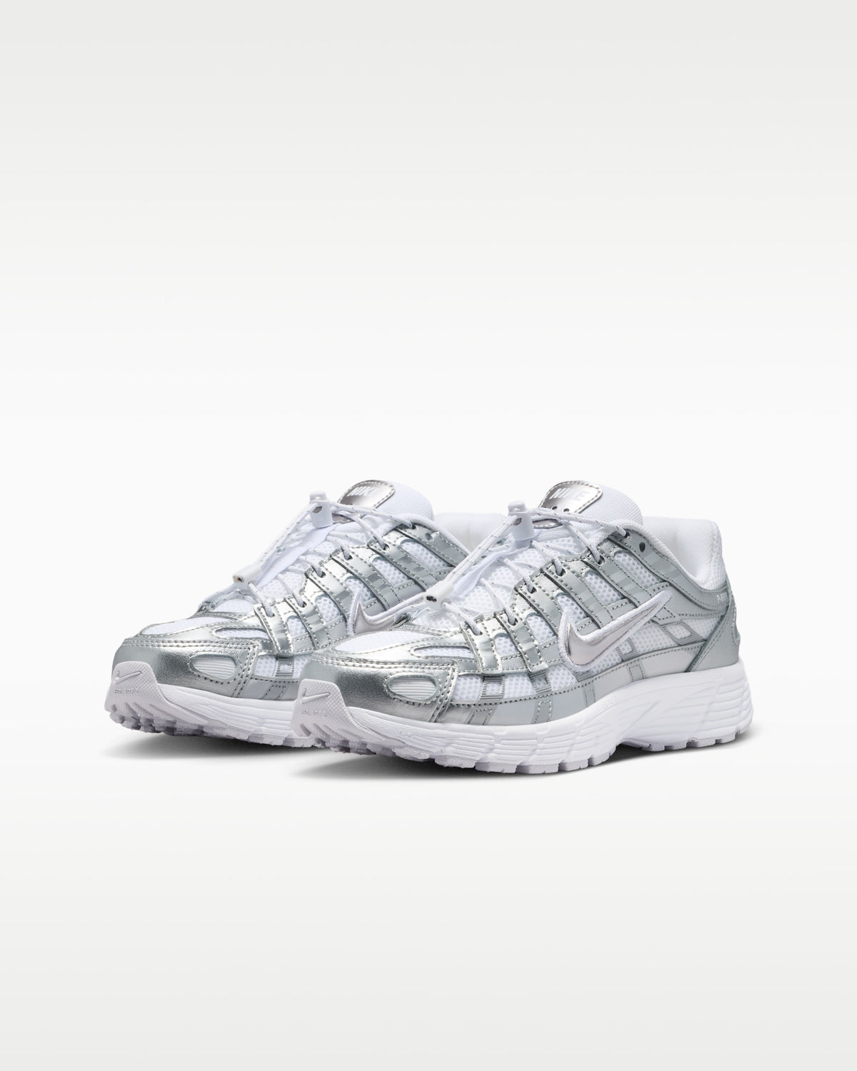 Nike P-6000 - Blanc/Argent Métallisé