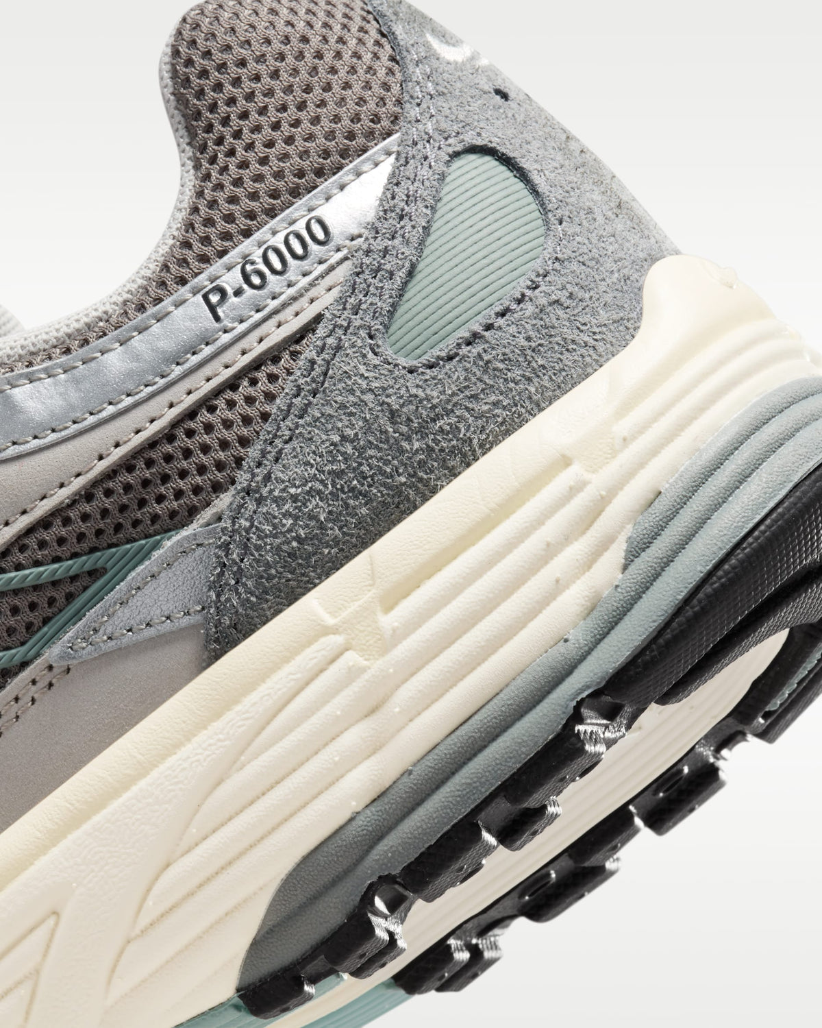Nike P-6000 "Flat Pewter" - Gris Étain