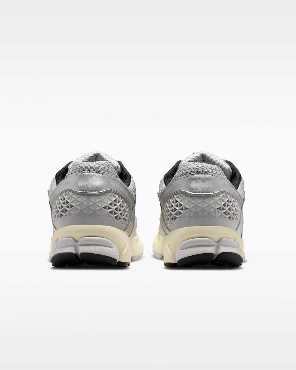 Nike Zoom Vomero 5 - Argent/Crème
