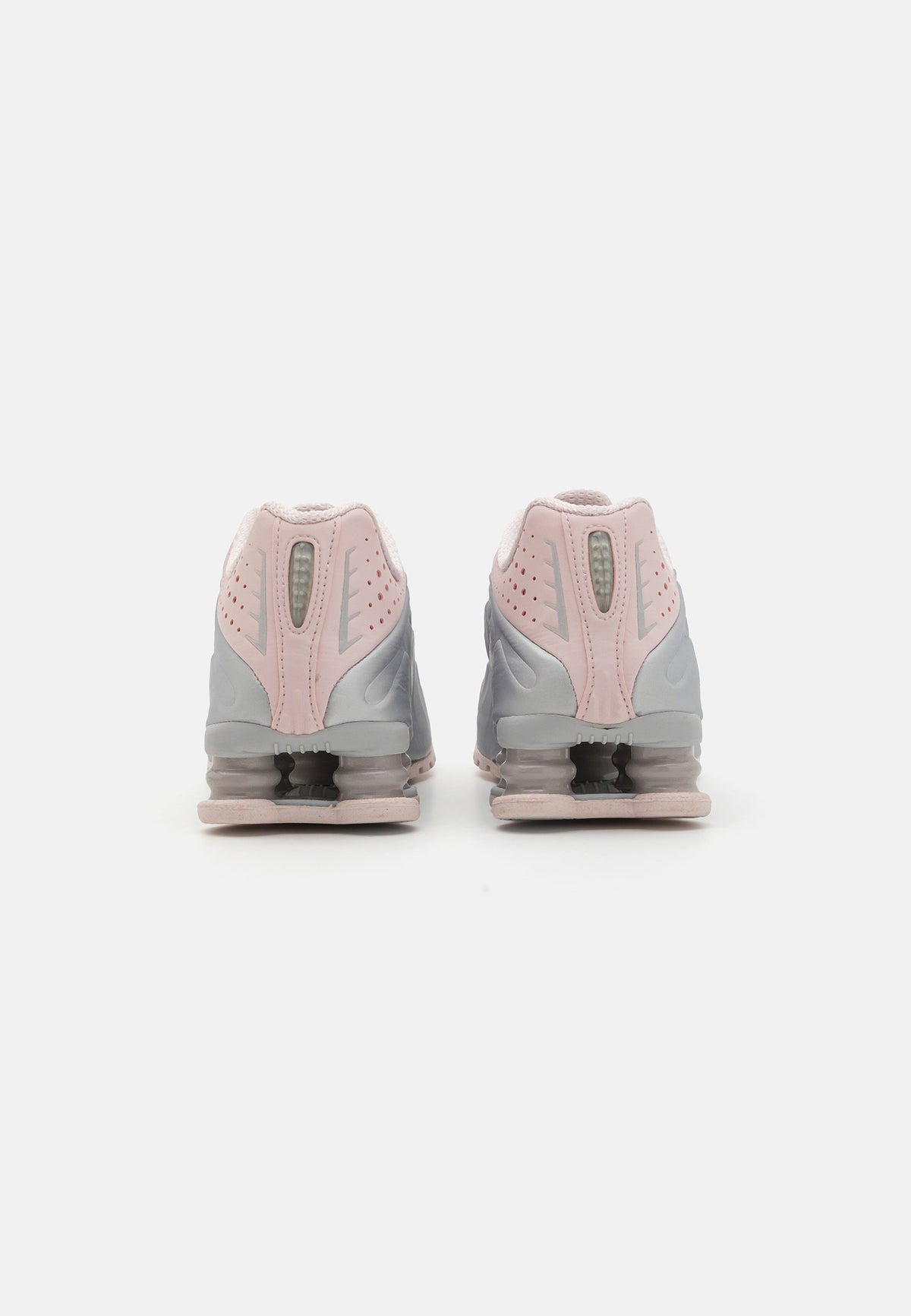 Nike Shox R4 "Barely Rose / Metallic Platinum"