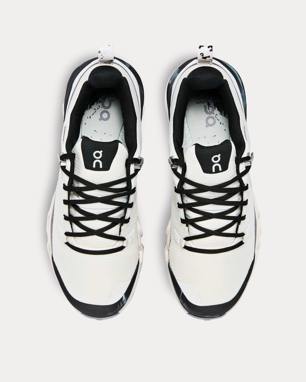 On Running Cloudwander Waterproof - Ivoire/Noir
